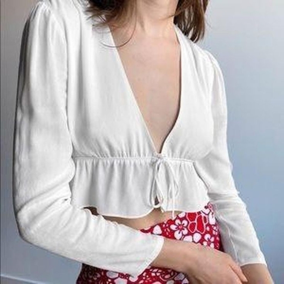 Aritzia Sunday Best New Cropped Tie Front Blouse Black Crepe Size M - Picture 3 of 5